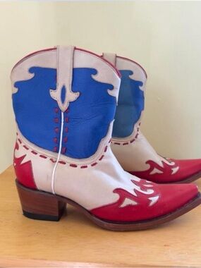 Women’s Tricolor Western Cowboy Boots - Red, Blue & Cream